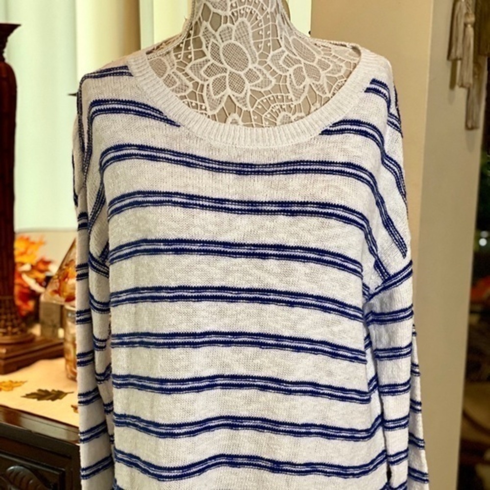 🌸Pure Navy Sweater💙🤍